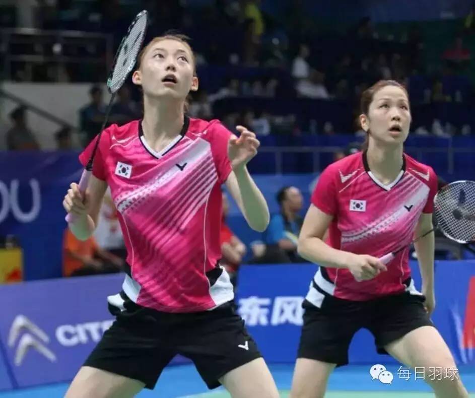 UFC赛场再起风云：荆楚青龙队击败岭东火狐队，脚步移动更到位全面提速抢占先机的简单介绍