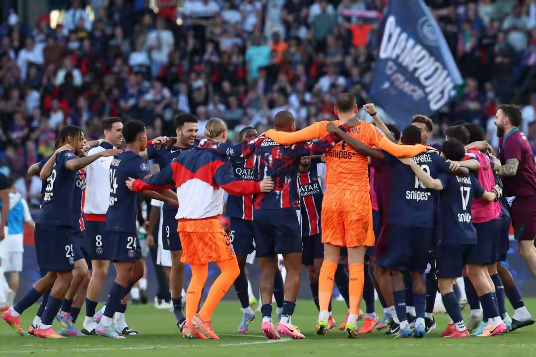 法兰克福迎葡超关键赛,国际比赛日战术微调,赛场秩序良好,轮换策略成焦点(弗赖堡对法兰克福比分预测) 法兰克福迎葡超关键赛,国际比赛日战术微调,赛场秩序良好,轮换策略成焦点(弗赖堡对法兰克福比分预测)