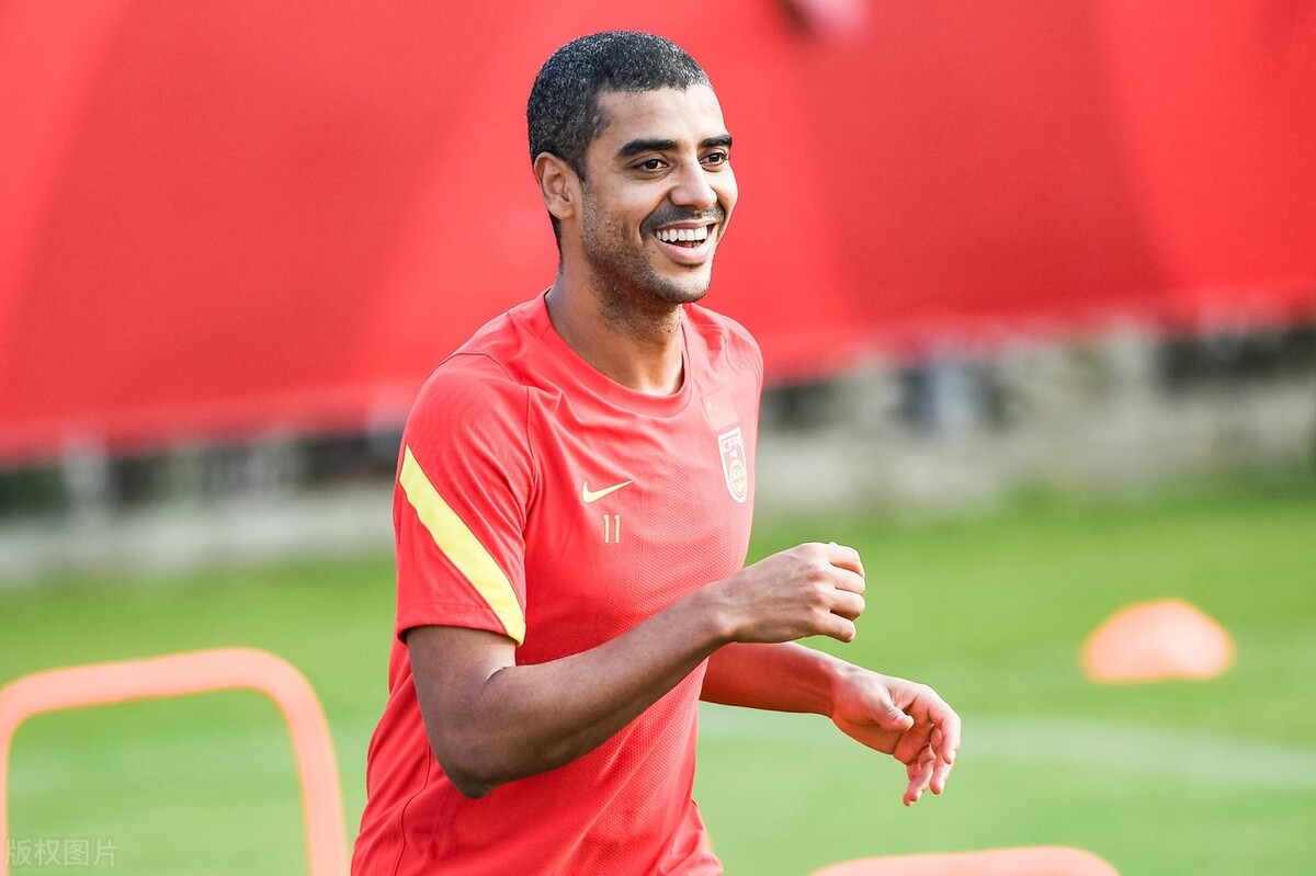  荷甲今晚走向成谜，葡萄牙体育队长鼓劲，质疑声仍在，轮换策略成焦点-贝博电子游戏