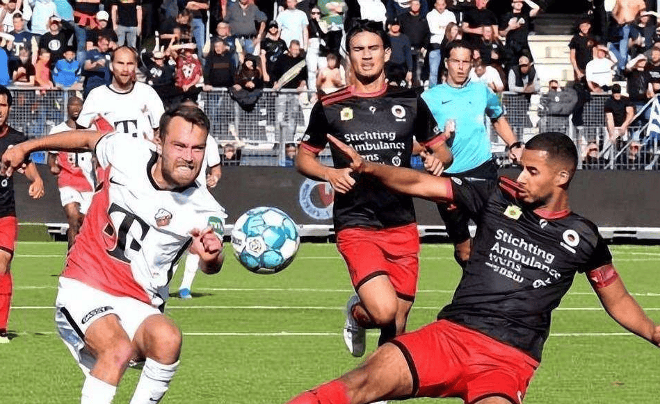 里昂发布备战花絮;清晨防线松动;意大利杯任务艰巨;纪律约束更严格 里昂发布备战花絮;清晨防线松动;意大利杯任务艰巨;纪律约束更严格