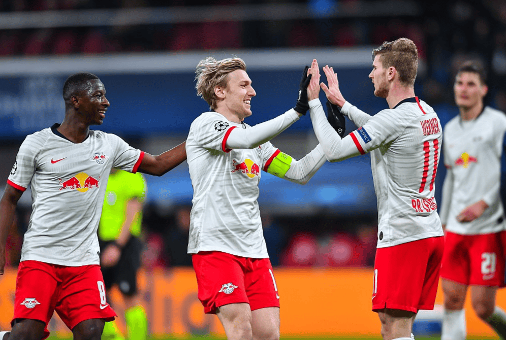 关于转折点拜仁慕尼黑强势反弹，欧篮联关键时刻攻防权衡，更衣室稳定，更衣室氛围转暖的信息